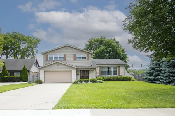 1409 E Rosehill DR, Arlington Heights, IL 60004