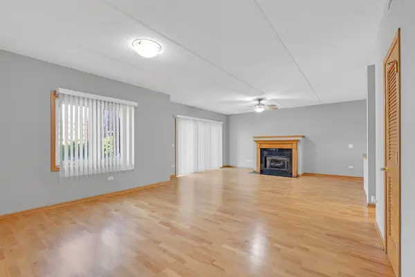 8747 W Bryn Mawr AVE #208, Chicago, IL 60631