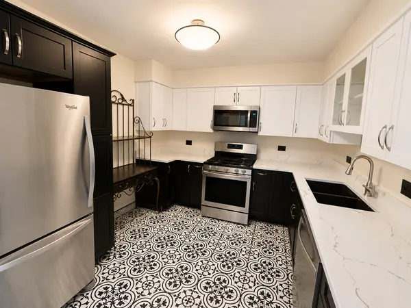 6670 S Brainard AVE #204, Countryside, IL 60525