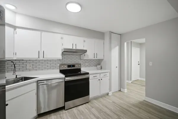 2600 Brookwood Way DR #114, Rolling Meadows, IL 60008