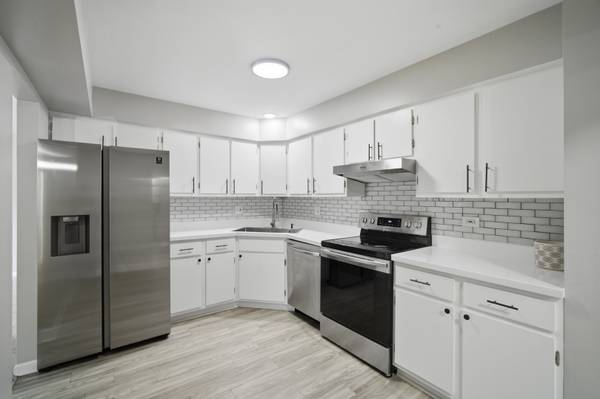 2600 Brookwood Way DR #114, Rolling Meadows, IL 60008