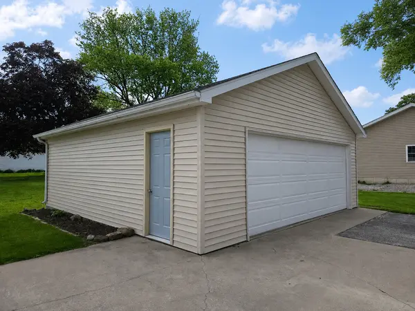 302 E Fine ST, Ashkum, IL 60911