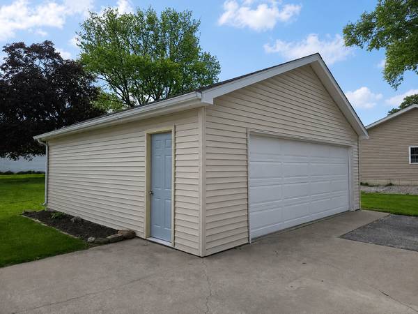 302 E Fine ST, Ashkum, IL 60911