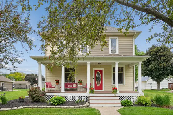 110 N. 4TH ST, Eldridge, IA 52748