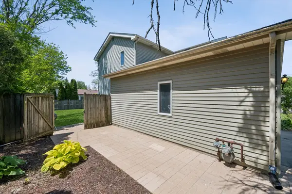 2142 N Summit ST, Wheaton, IL 60187