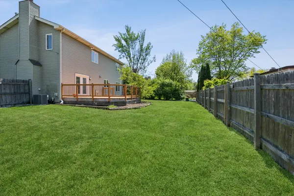 2142 N Summit ST, Wheaton, IL 60187