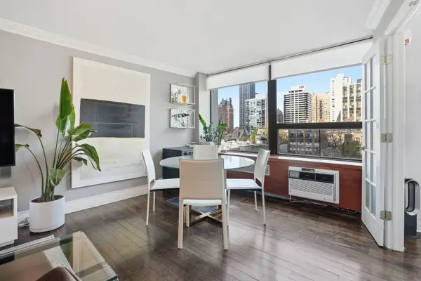 1455 N SANDBURG TER #504, Chicago, IL 60610