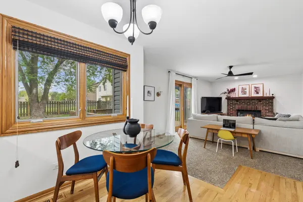 1424 Westport Ridge, Crystal Lake, IL 60014