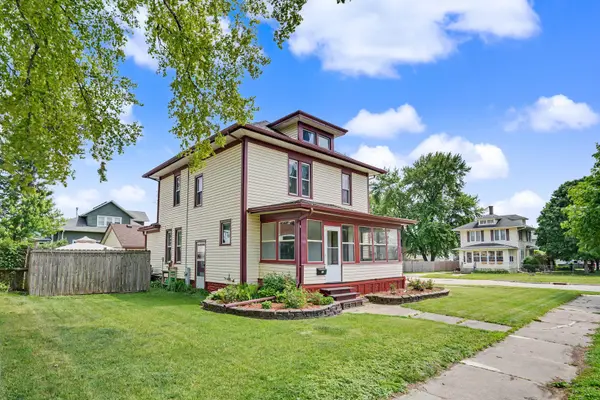 502 6th AVE, De Witt, IA 52742