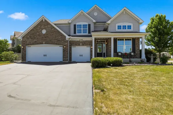 2701 Woodworth AVE, Woodstock, IL 60098