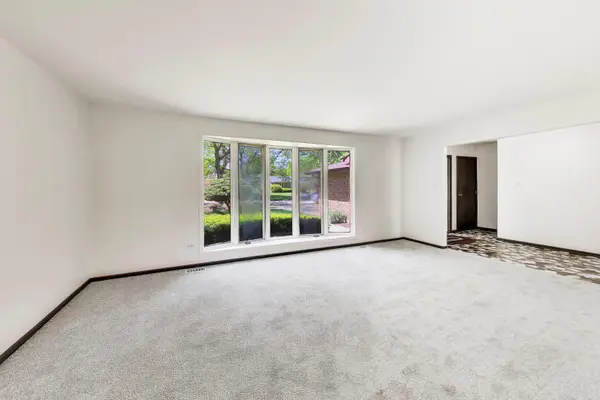 847 College AVE, Matteson, IL 60443