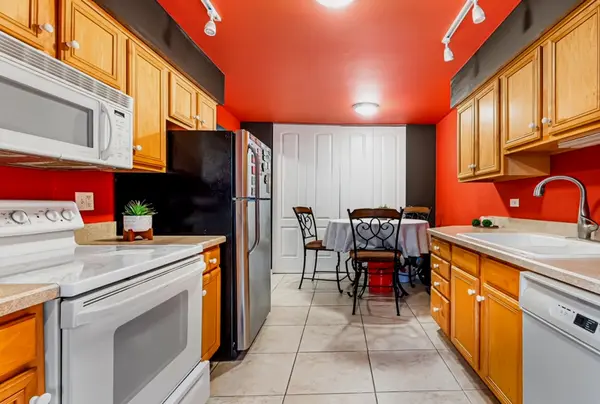 2431 E Brandenberry CT #2O, Arlington Heights, IL 60004