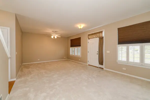 2030 Peterson PL, Batavia, IL 60510