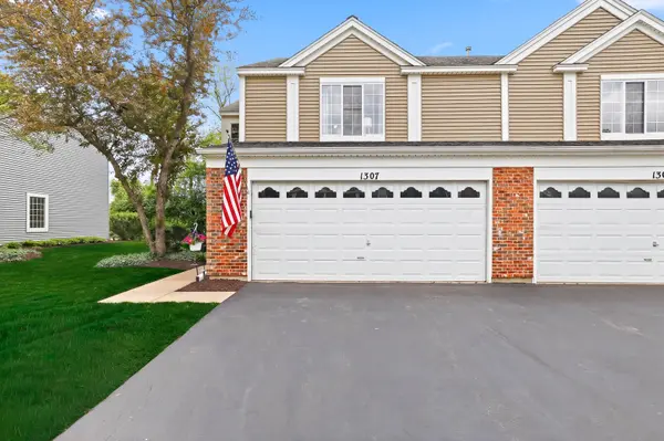 1307 Summersweet LN, Bartlett, IL 60103
