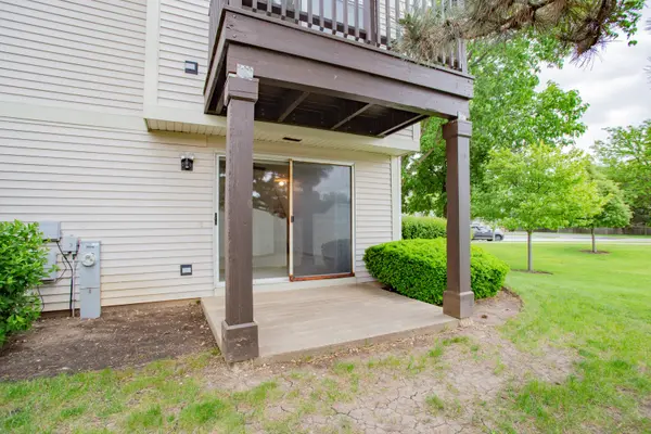 2656 S Cedar Glen DR, Arlington Heights, IL 60005