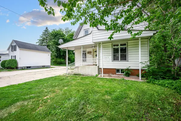 711 S 4th ST, Dekalb, IL 60115