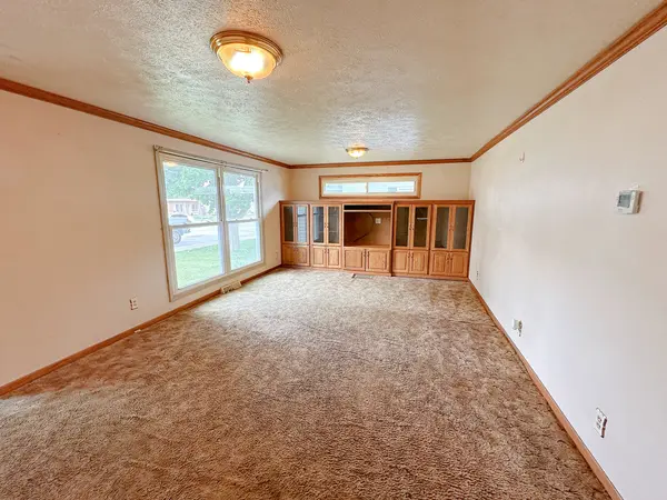 107 S 3rd AVE, Streator, IL 61364