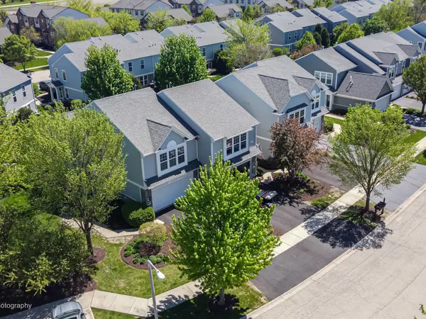 656 HAWLEY DR, Oswego, IL 60543