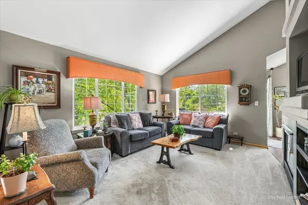 26 New Haven DR, Cary, IL 60013