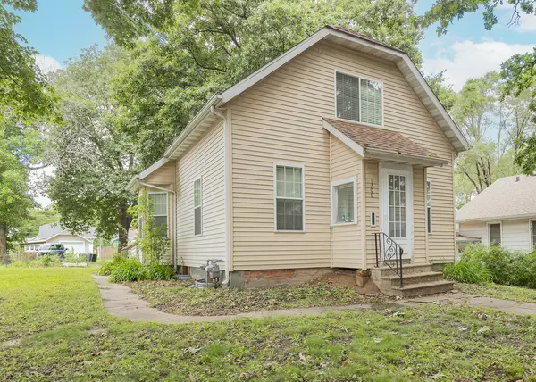 1206 36th ST, Rock Island, IL 61201