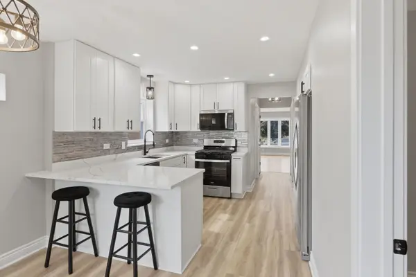 6022 W 64th ST, Chicago, IL 60638