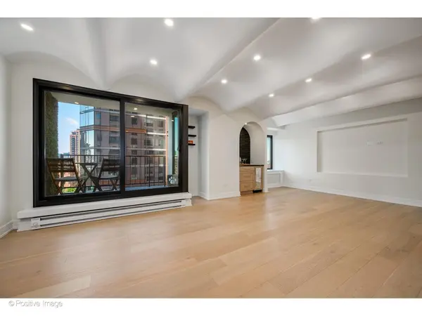 345 N Canal ST #902, Chicago, IL 60606