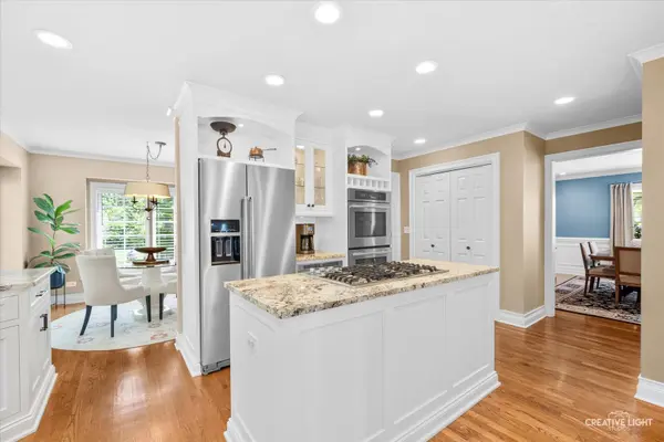 2124 University DR, Naperville, IL 60565