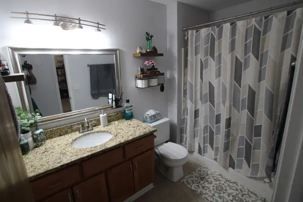 110 Village Creek DR #110, Lake In The Hills, IL 60156