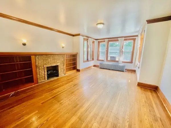 4124 W BARRY AVE, Chicago, IL 60641
