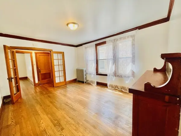4124 W BARRY AVE, Chicago, IL 60641