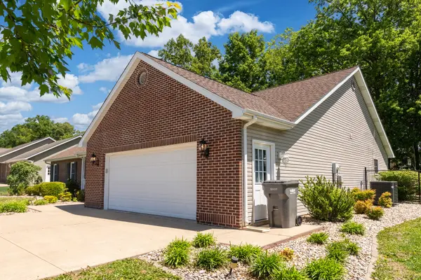 200 Breeze, Carterville, IL 62918