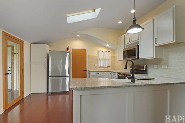 22719 W Silver Lake AVE, Antioch, IL 60002