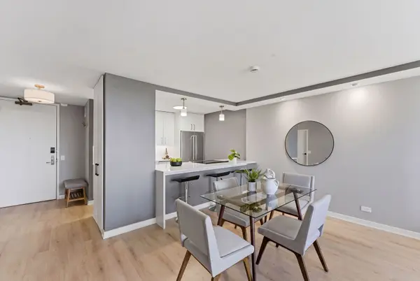 2500 N Lakeview AVE #903, Chicago, IL 60614