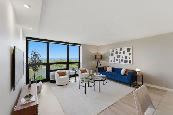 2500 N Lakeview AVE #903, Chicago, IL 60614