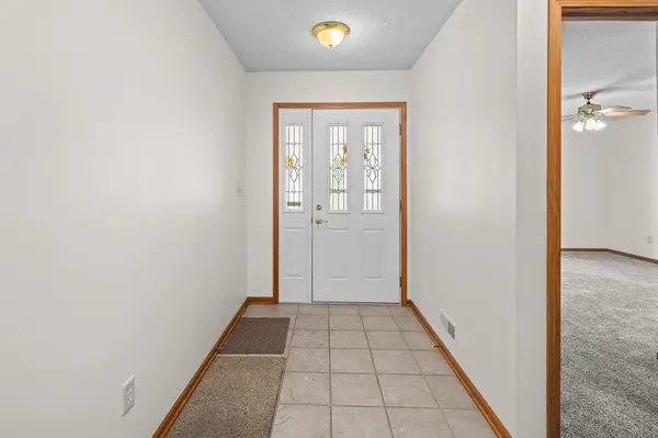 2012 Villa Pines CIR, Carbon Cliff, IL 61239