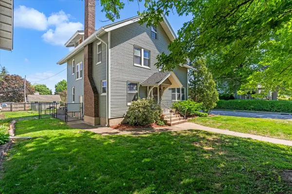 416 E Rusholme ST, Davenport, IA 52803