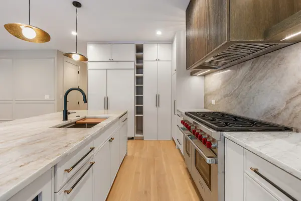 822 W Aldine AVE #1, Chicago, IL 60657