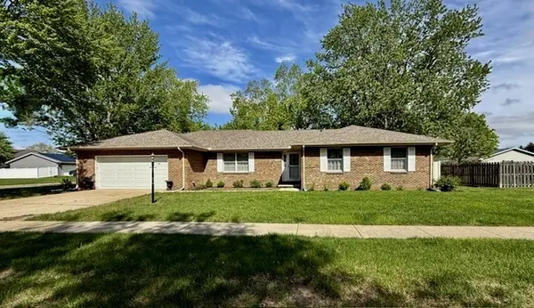 704 Wesley AVE, Savoy, IL 61874