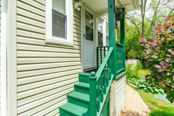28324 W Park AVE, Wauconda, IL 60084