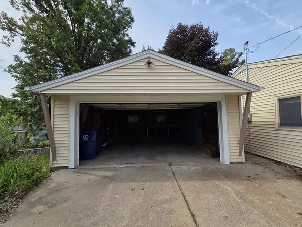 2317 23rd Street CT, Bettendorf, IA 52722