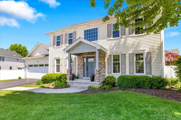 1252 Walsh DR, Yorkville, IL 60560