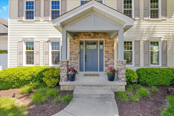 1252 Walsh DR, Yorkville, IL 60560