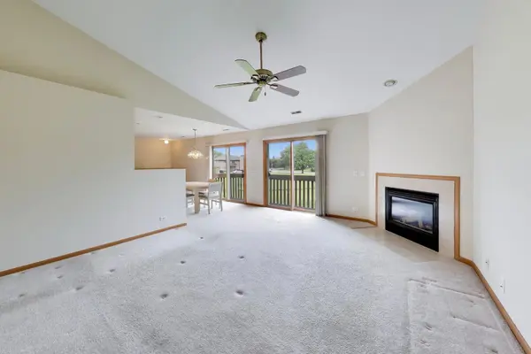 365 Stonington PL #365, South Elgin, IL 60177