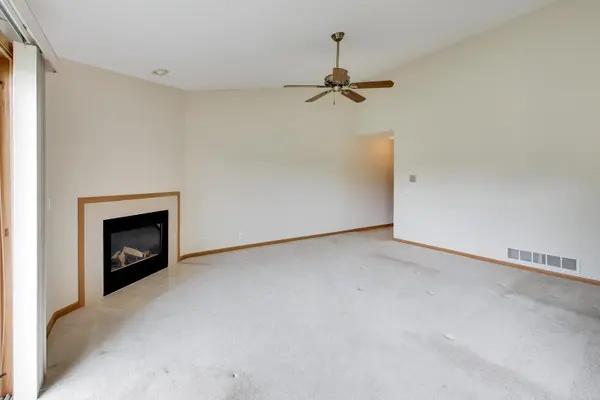365 Stonington PL #365, South Elgin, IL 60177