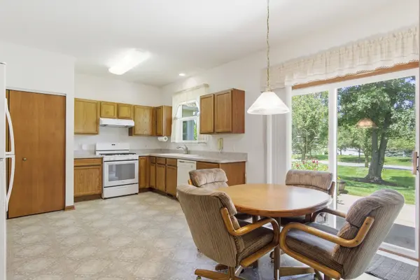 672 Cadillac CIR, Romeoville, IL 60446
