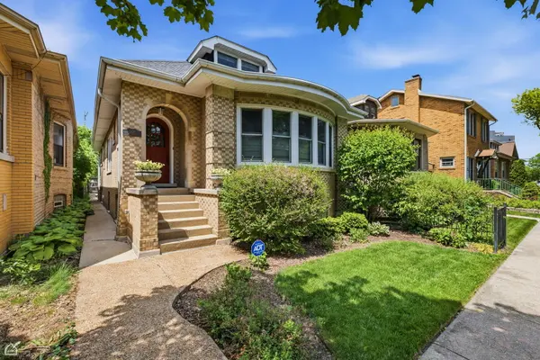 5822 N Sacramento AVE, Chicago, IL 60659