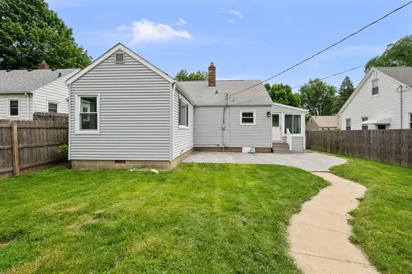 2302 N Howell ST, Davenport, IA 52804
