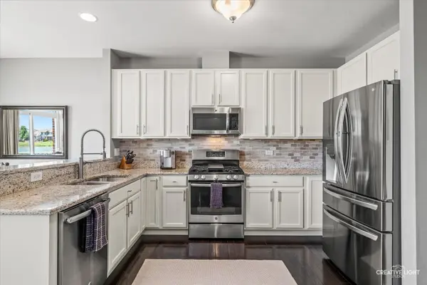 2854 Henley LN, Naperville, IL 60540