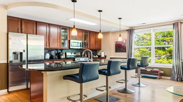 2220 W MAYPOLE AVE #202, Chicago, IL 60612