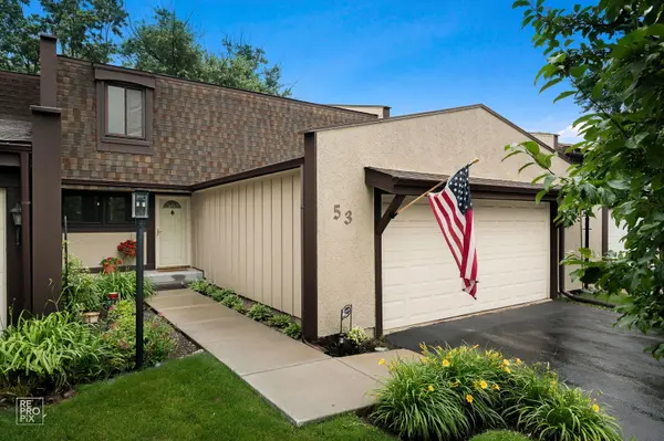 53 Briarwood SQ, Indian Head Park, IL 60525